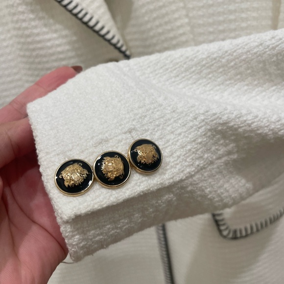 Zara Blogger’s Favorite White Textured Blazer with Black Embroidery - Picture 8 of 13